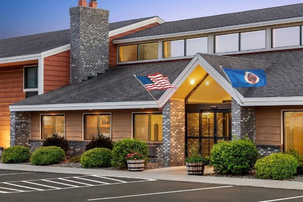 AmericInn Lodge & Suites Bemidji